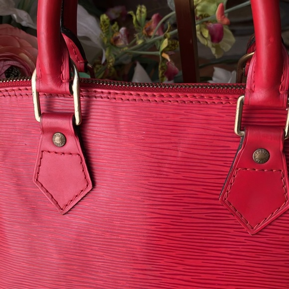 LOUIS VUITTON Red Epi Alma Authenticated by PoshMark. - Picture 4 of 16
